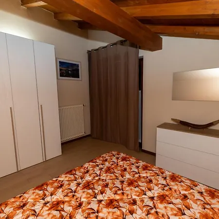 La Mansarda Sul Apartment *